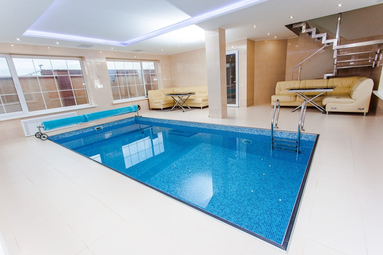 pexels-pixabay-261045 Beige Leather Sofa Near Pool
